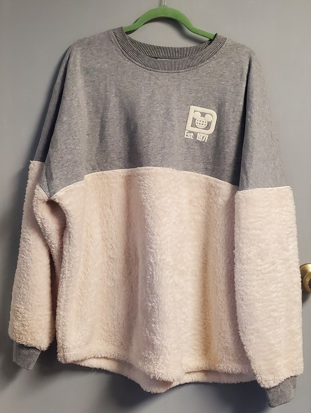 Disney Spirit Jersey Sweatshirt Gray and Cream Size XL